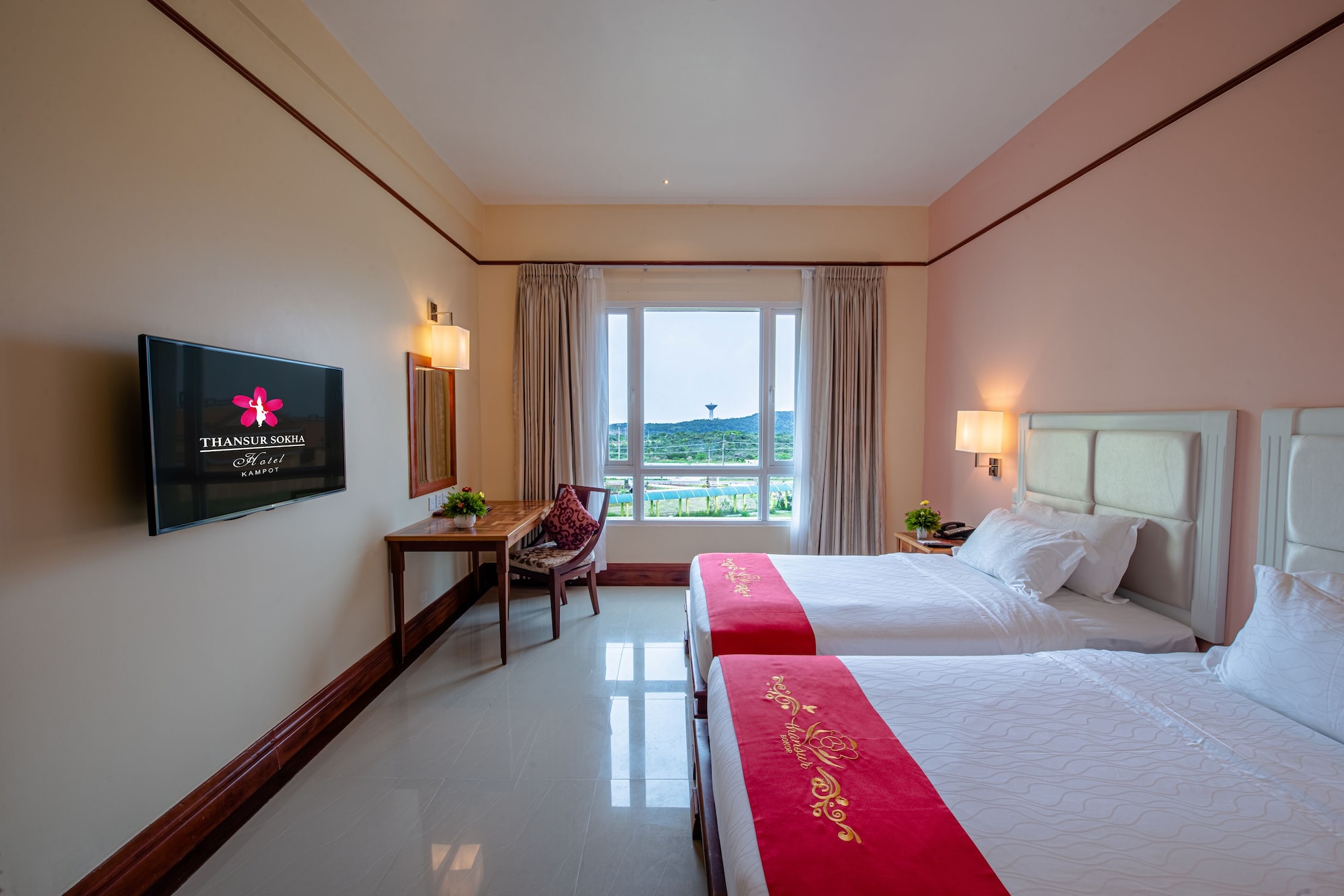 Champei, Twin Beds