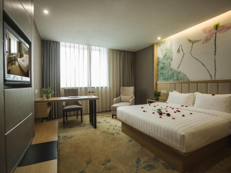 GreenTree Inn Taizhou Golden Eagle Shopping Center Dongfeng Road Express Hotel 23/39