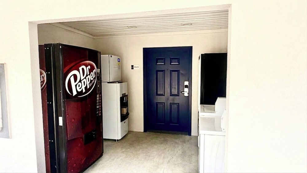 Luxury Inn & Suites Liberty 35/65
