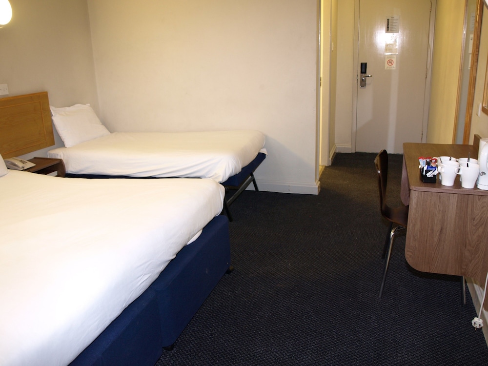 247Hotel.com 35/65