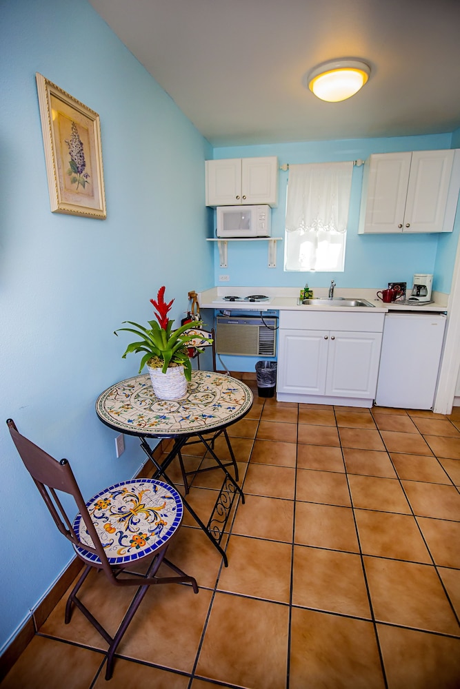 Leucadia Beach Inn 36/52