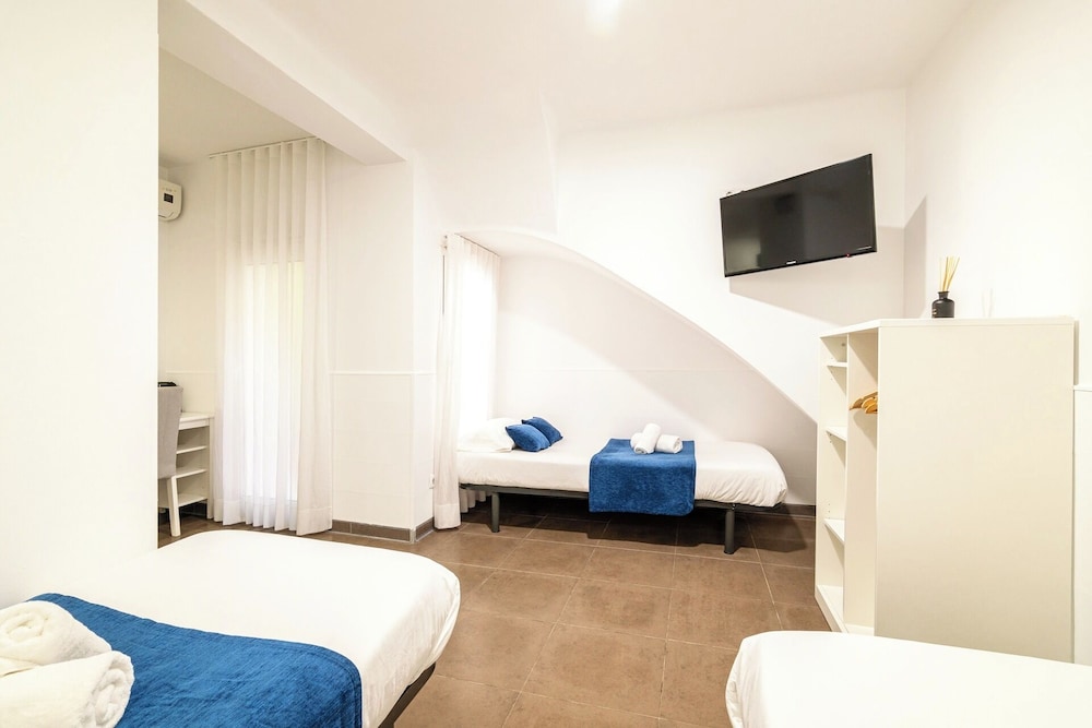 Laramond Barcelona Rooms 17/58