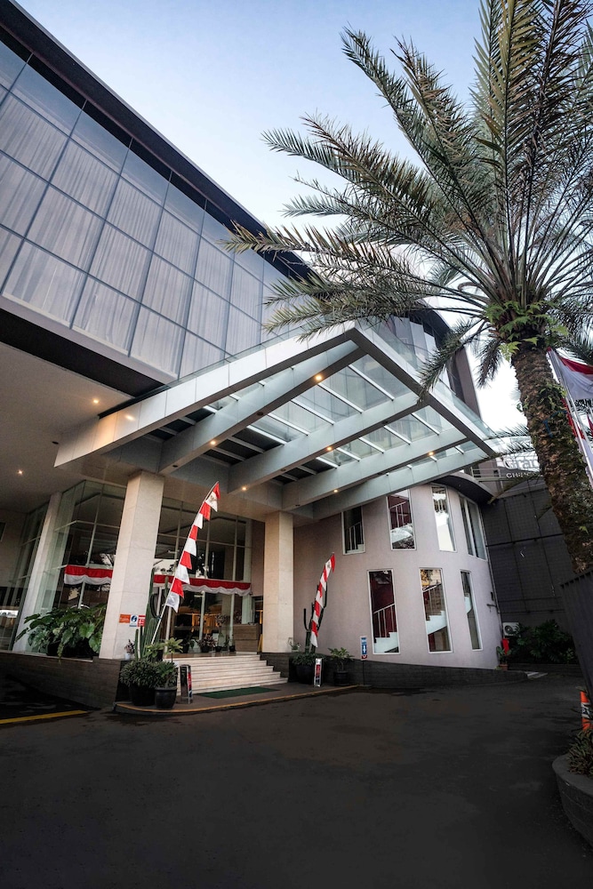 Grandia Hotel 7/66