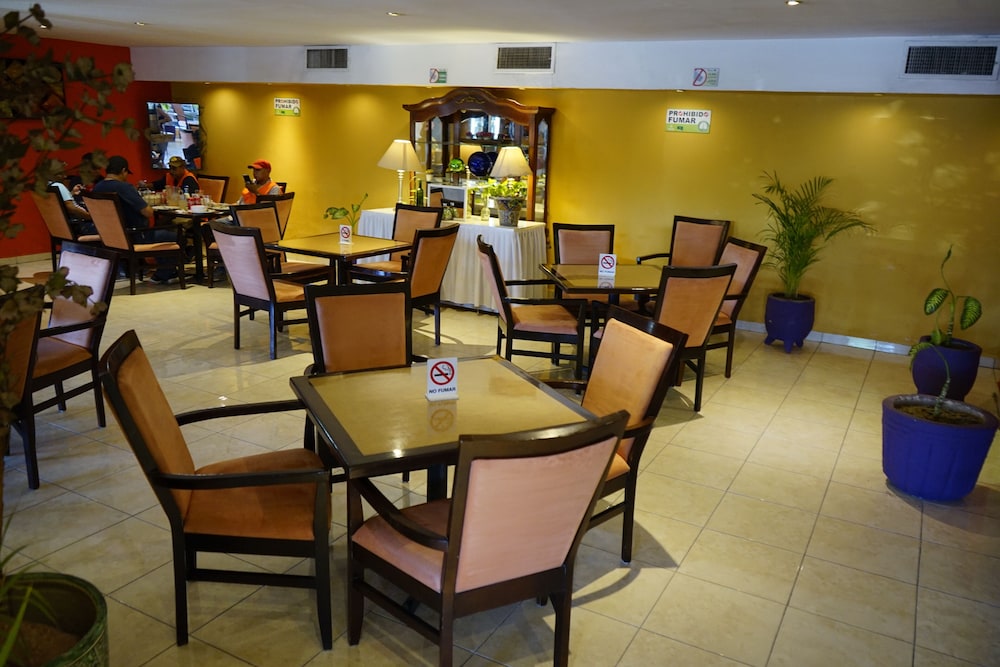 Hotel Posada del Sol Inn 41/58
