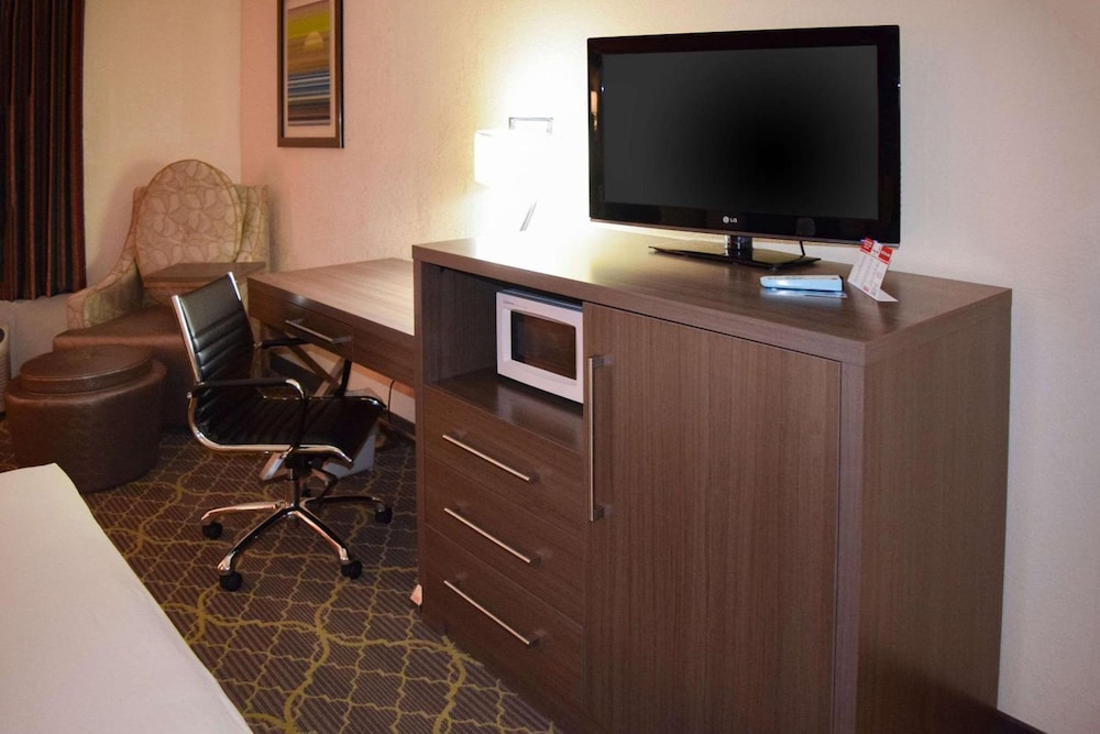 Best Western West Hills Inn Chadron 30/33