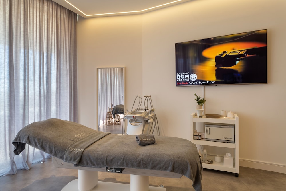 Longevity Health & Wellness Hotel 42/67