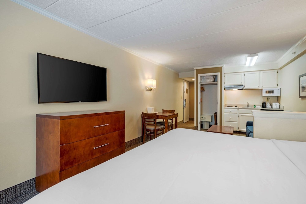Comfort Inn Boardwalk 24/60