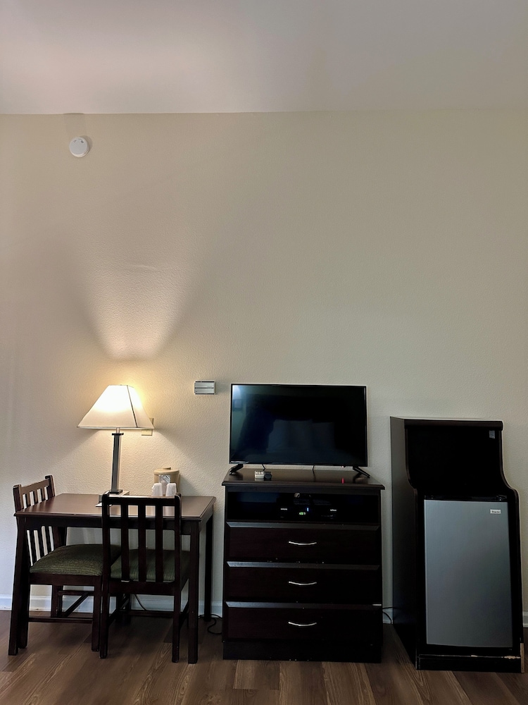 Sea Girt Lodge 53/72