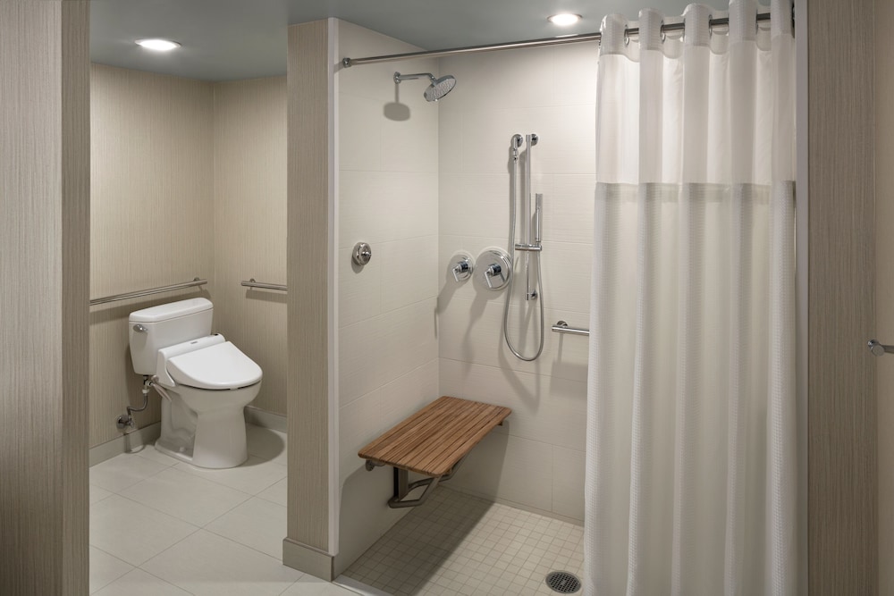 ROOM, 2 QUEEN BEDS, ACCESSIBLE