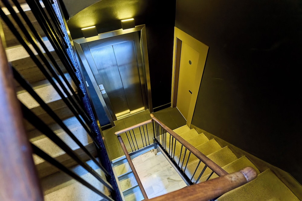 Fira Centric Apartments 35/72