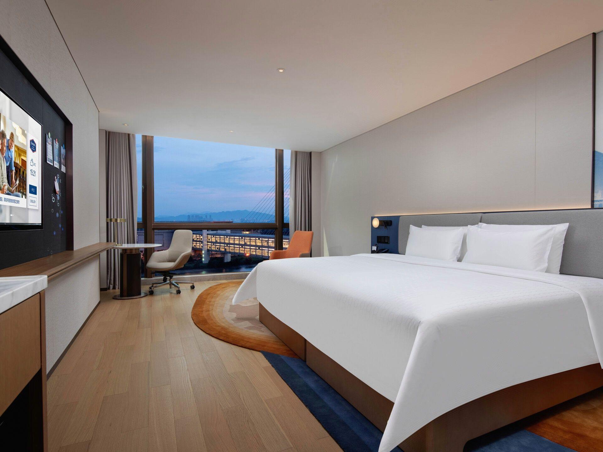 Hollywood, King Bed