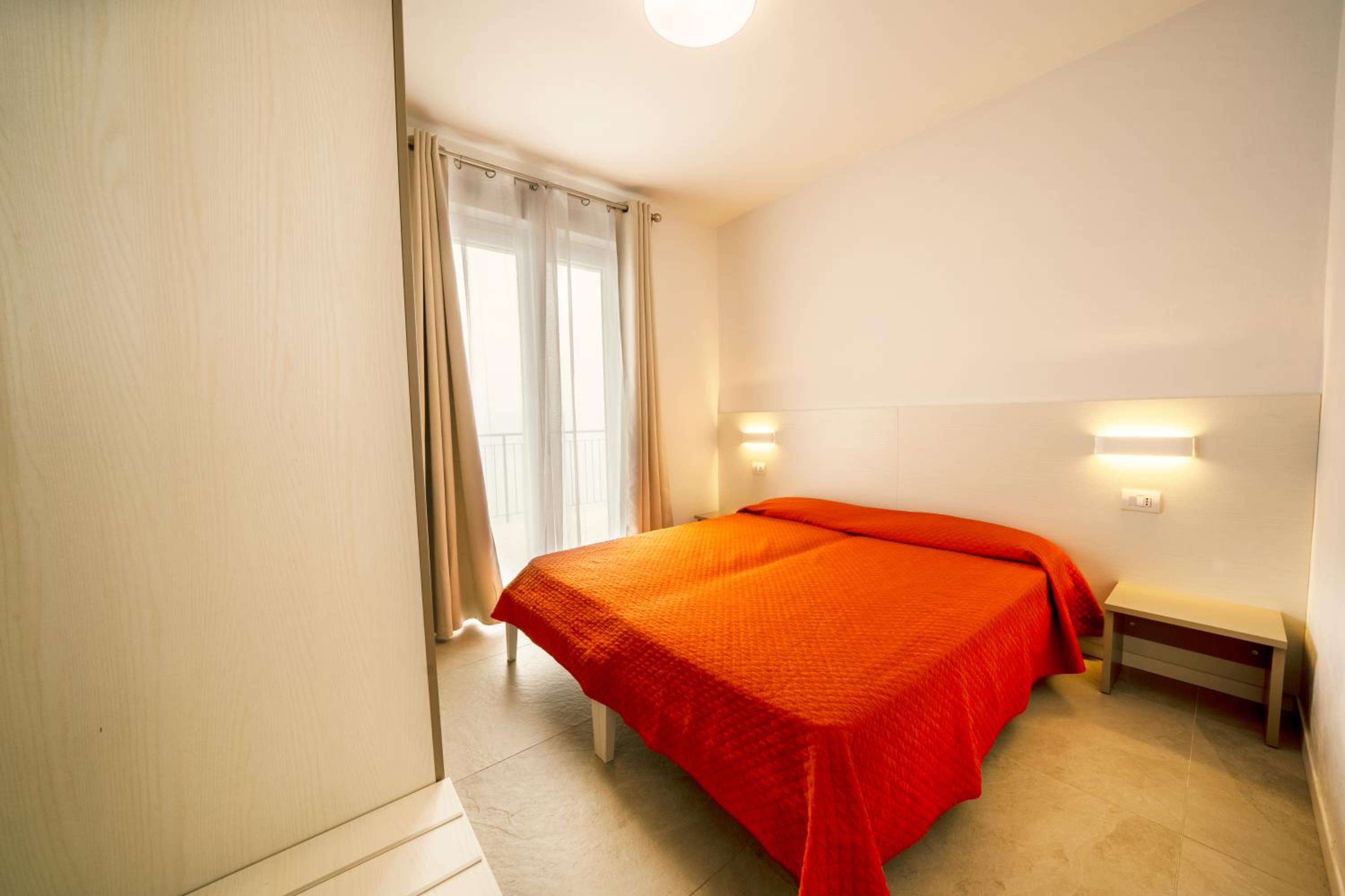 2 BEDROOMS, APARTMENT