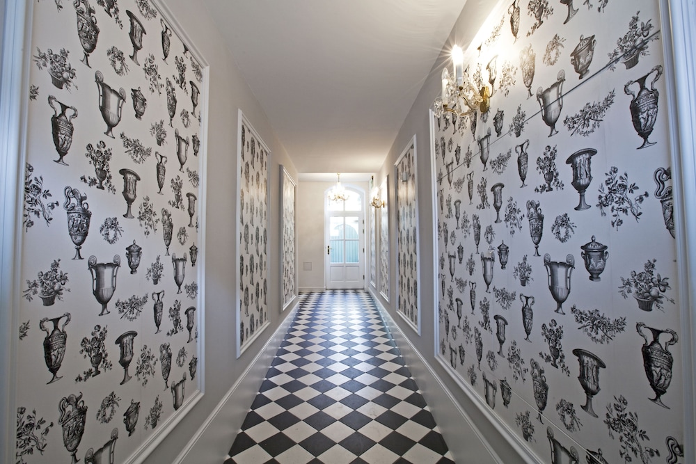 CRYSTAL SUITES CHEZ HELENA 37/64