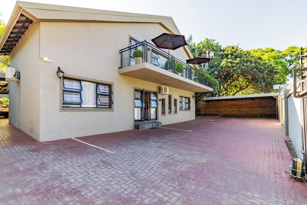Pumleni Guesthouse 36/50