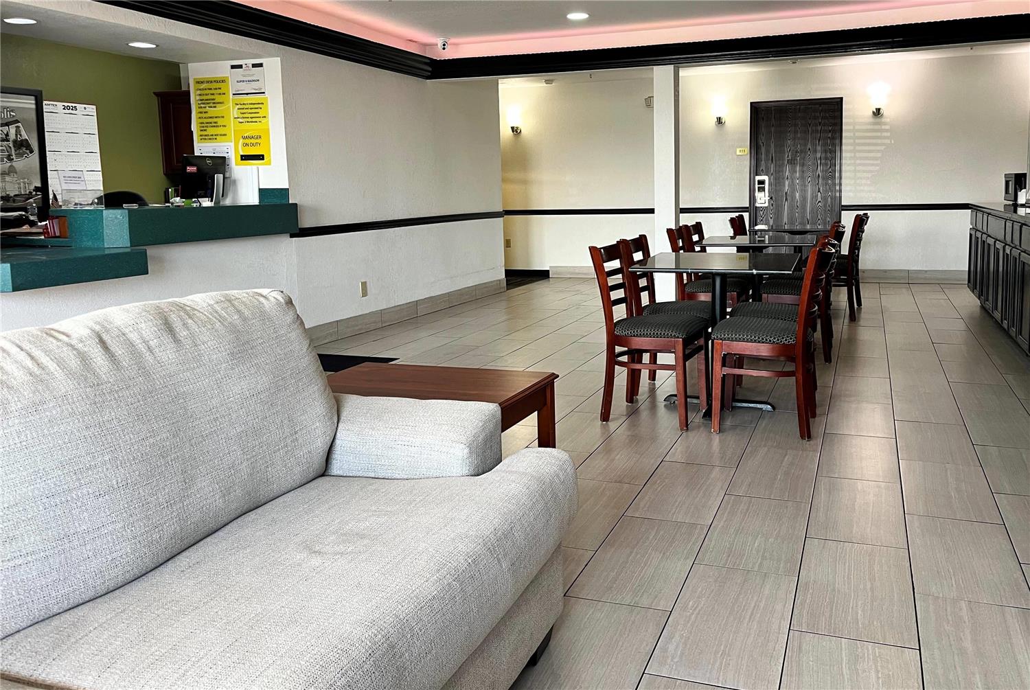 Super 8 By Wyndham Madison/Hanover Area 6/17