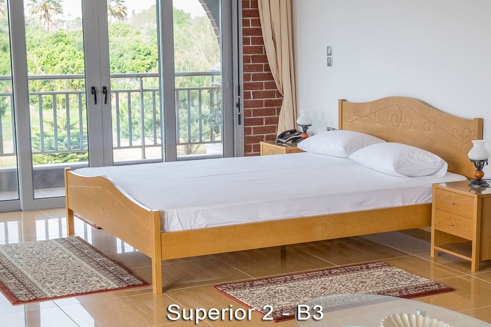 Superior, Studio, Suite, Twin Beds, Pool View