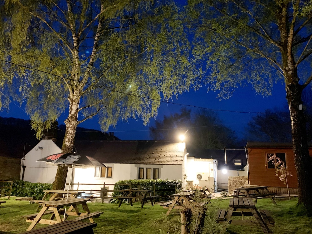 The Moon Inn at Stoney Middleton 31/39