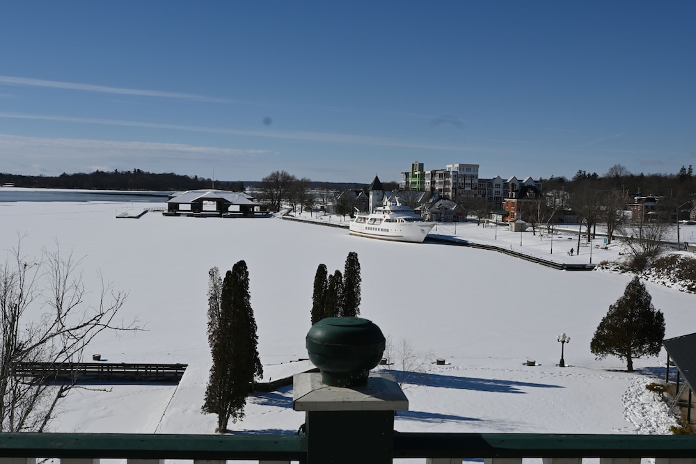 Gananoque Inn Spa 60/66