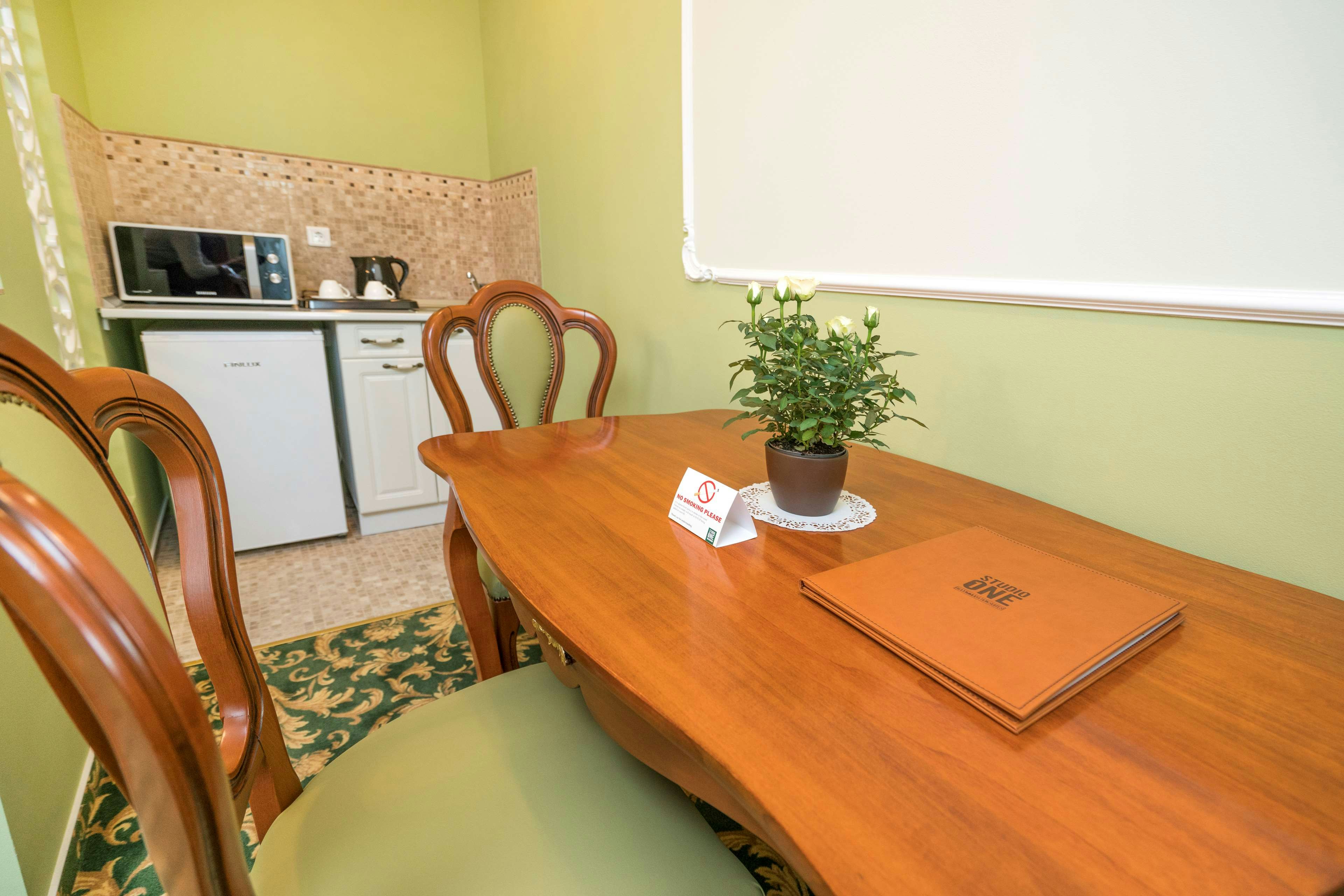 Studio One Accommodation Suites 7/8