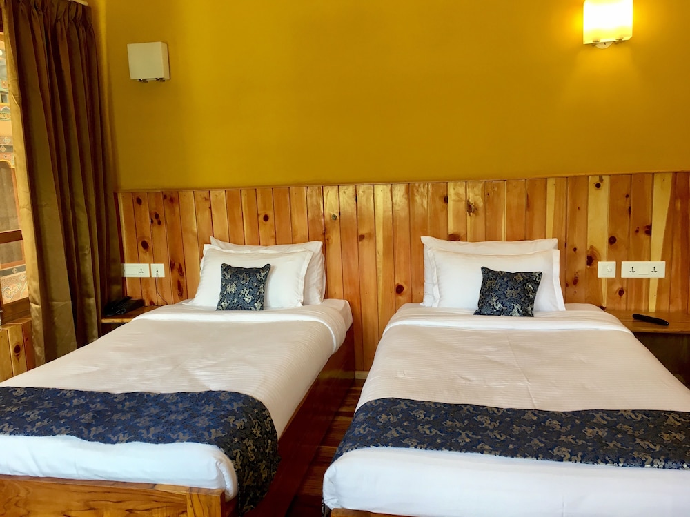 Hotel Khamsum 6/32