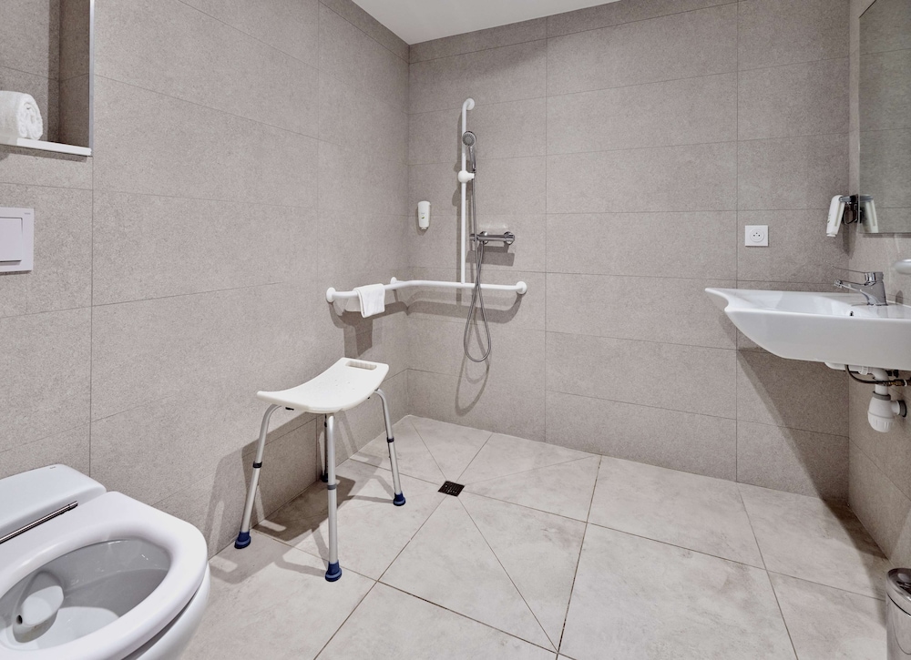 Kyriad Direct Narbonne Sud 45/50