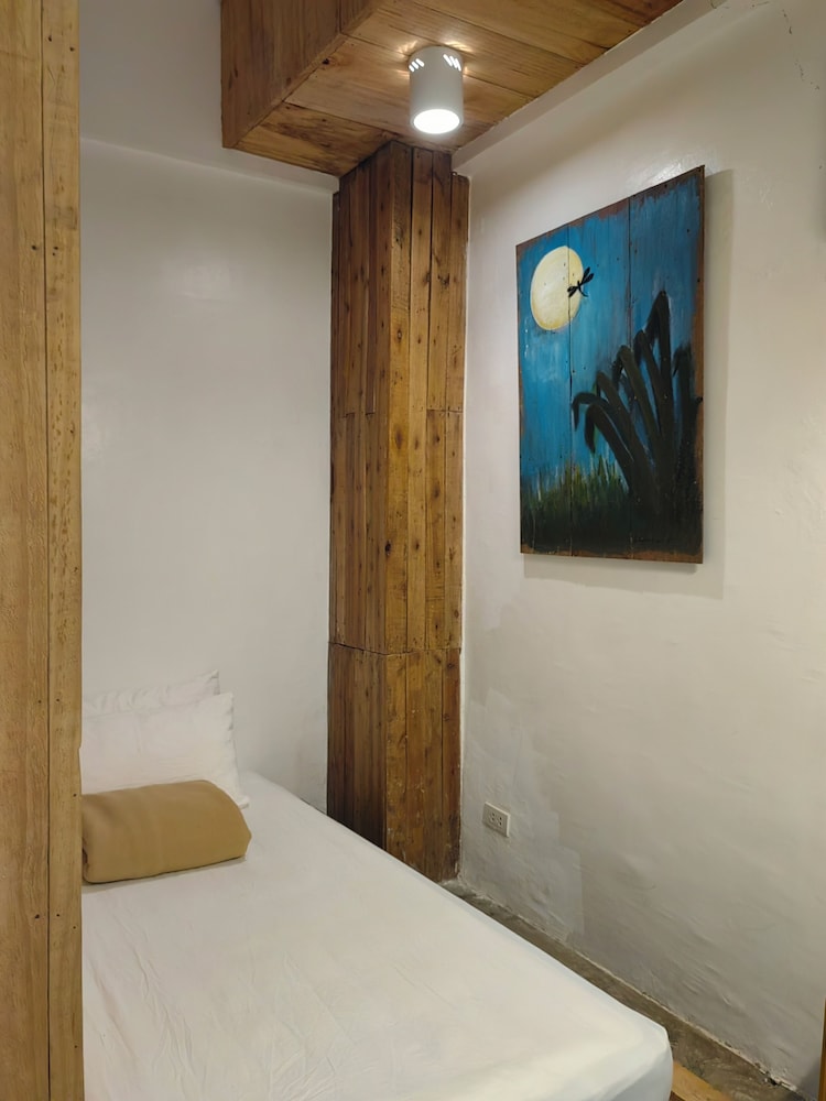 Cabins By Eco Hotel Tagaytay 39/67