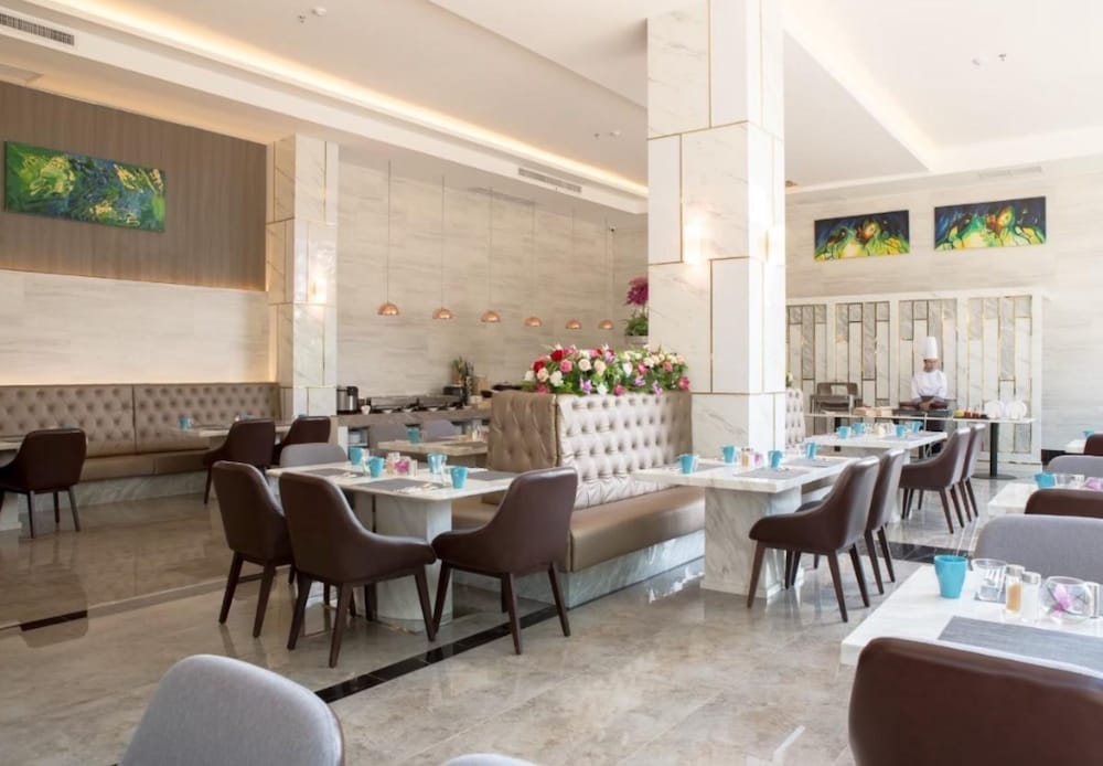 Elegant Bangkok Hotel 37/50