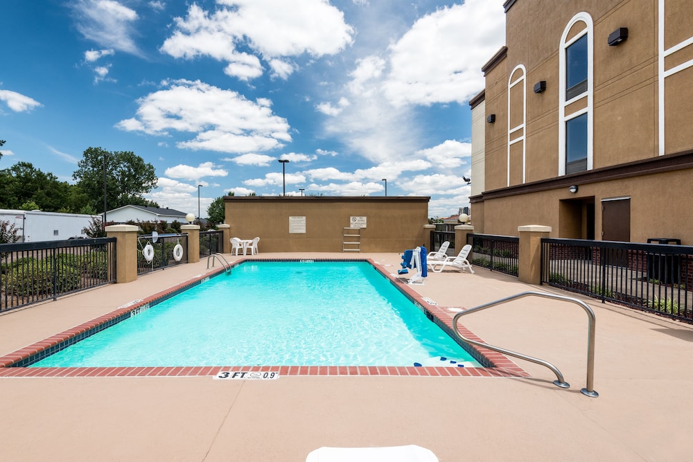 Holiday Inn Express Hotel And Suites Grenada 4/51