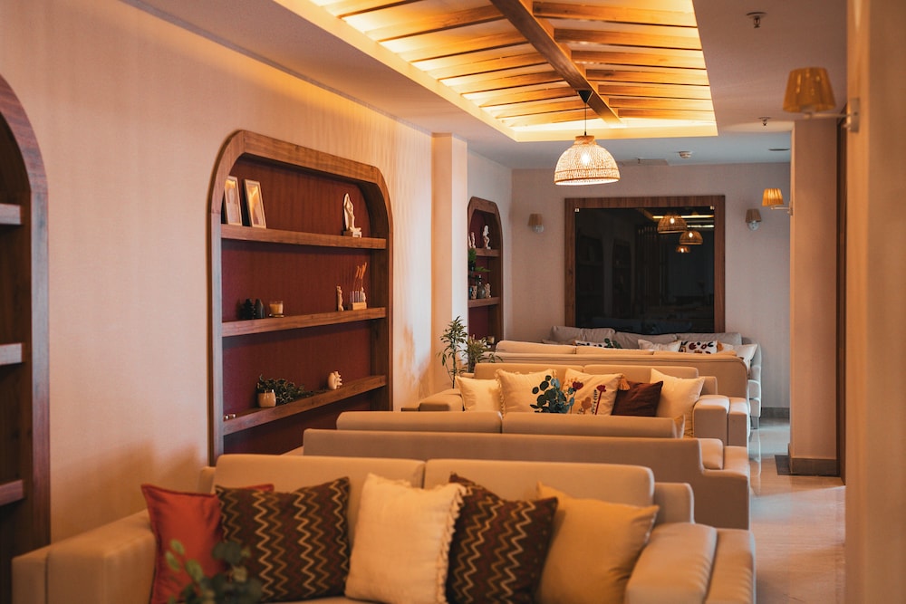 Adella Side Hotel 57/73