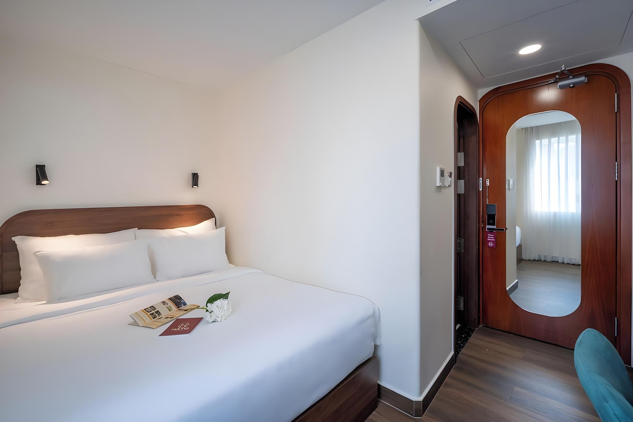 Deluxe, Double Bed, No Window