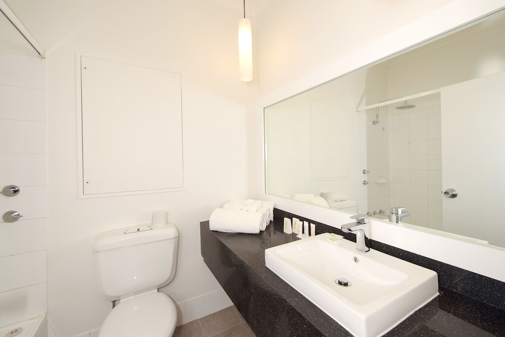 Silkari Urban CKS Sydney Airport Hotel 31/33