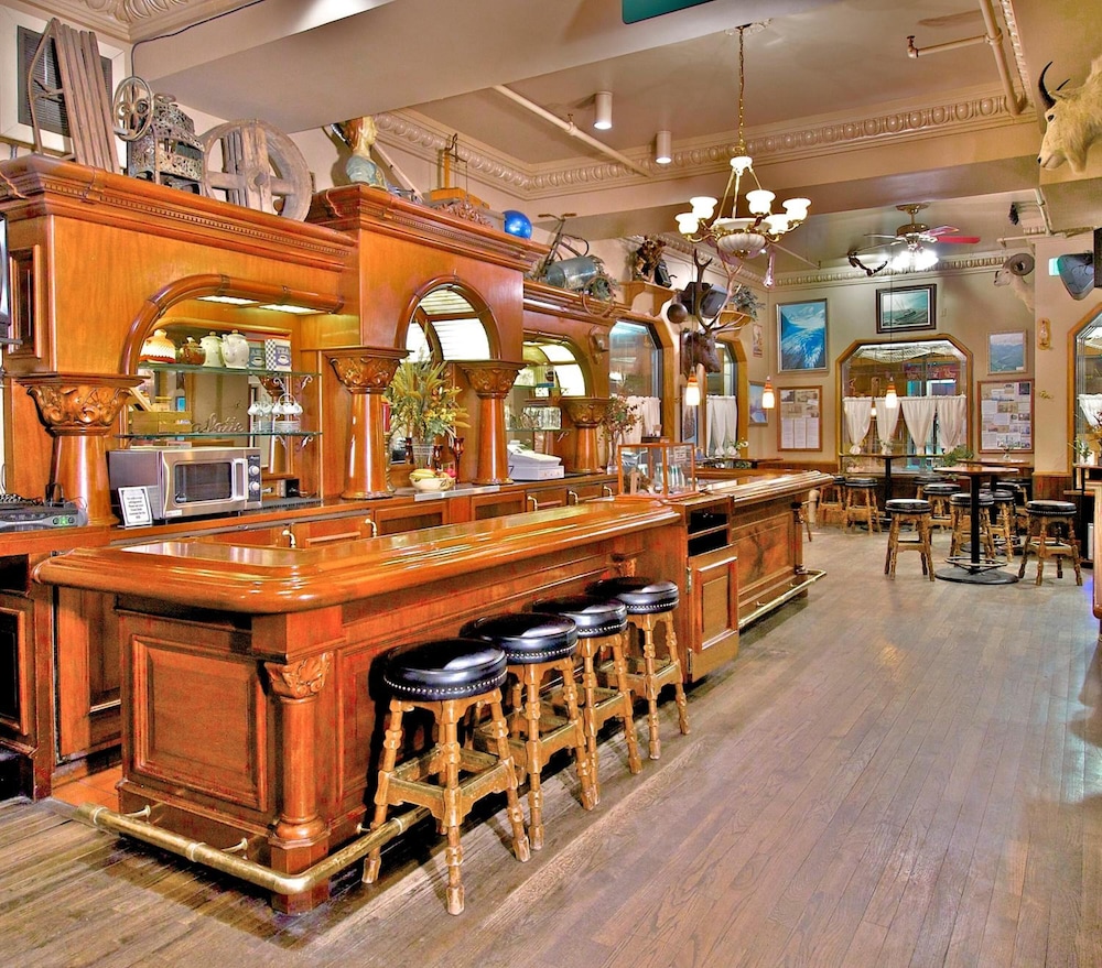 Historic Anchorage Hotel 29/33