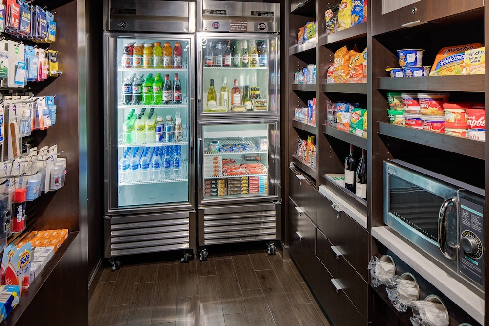Courtyard By Marriott Houston Westchase 24/28