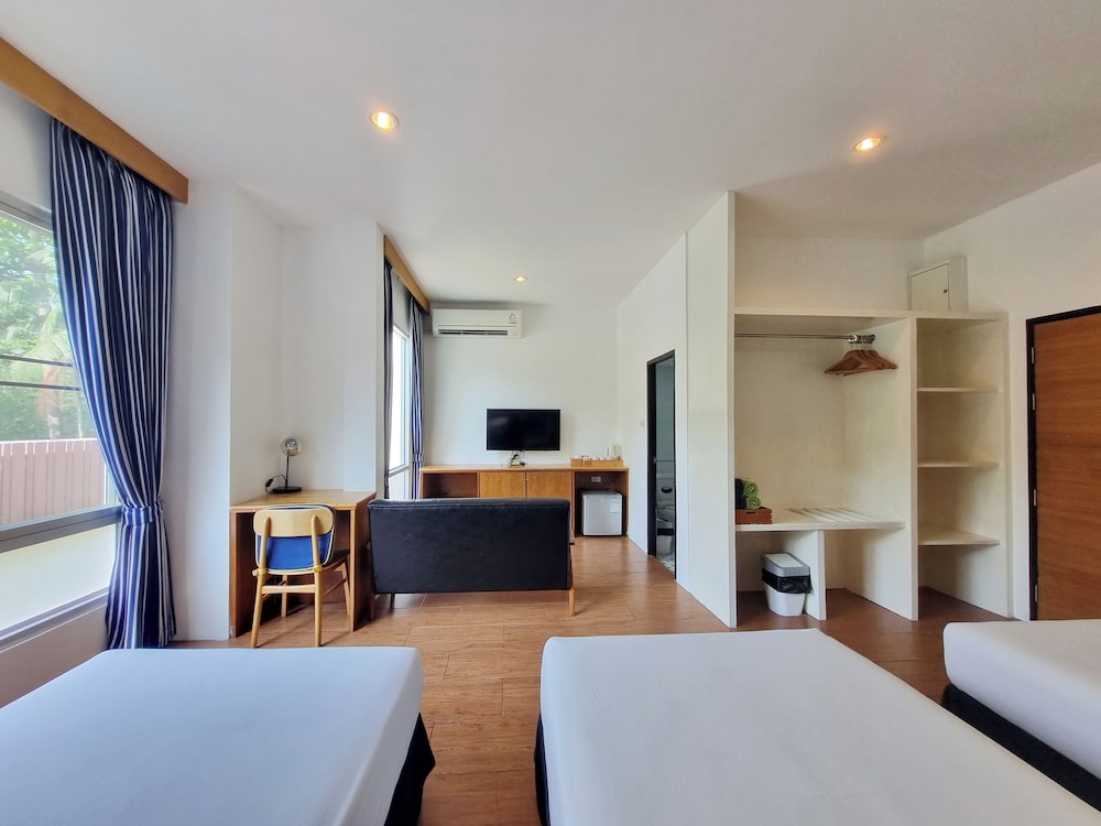 Mar24 Koh Tao Hotel 31/58
