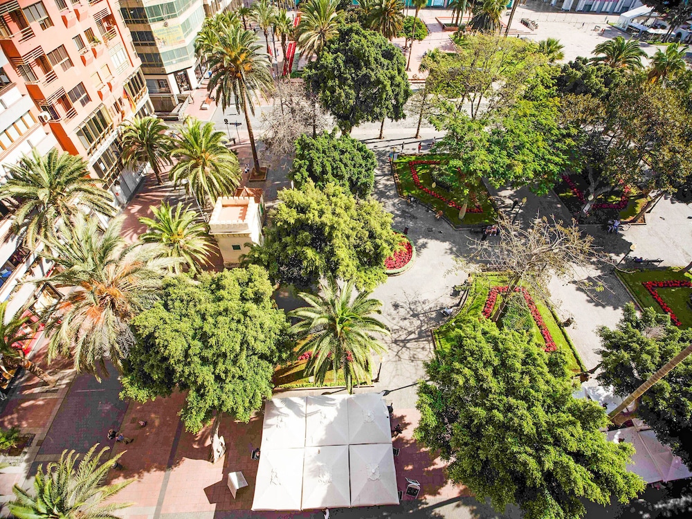 Miami Las Palmas Apartments 66/70