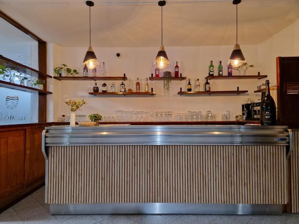 Mistral Hotel 10/62