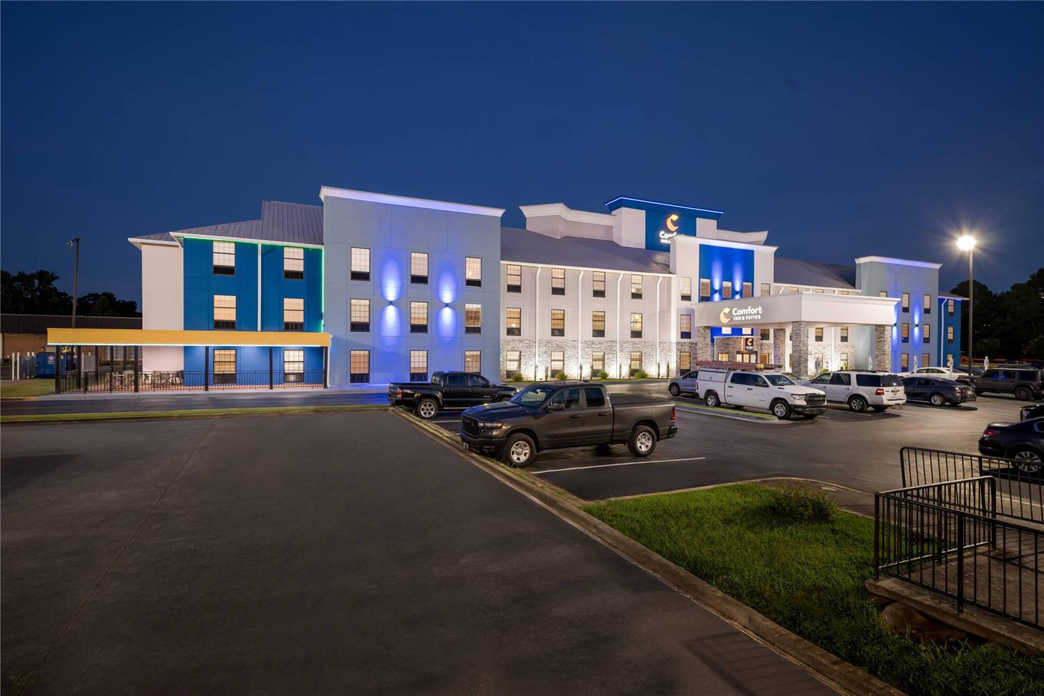 Comfort Inn & Suites River City Decatur 2/21