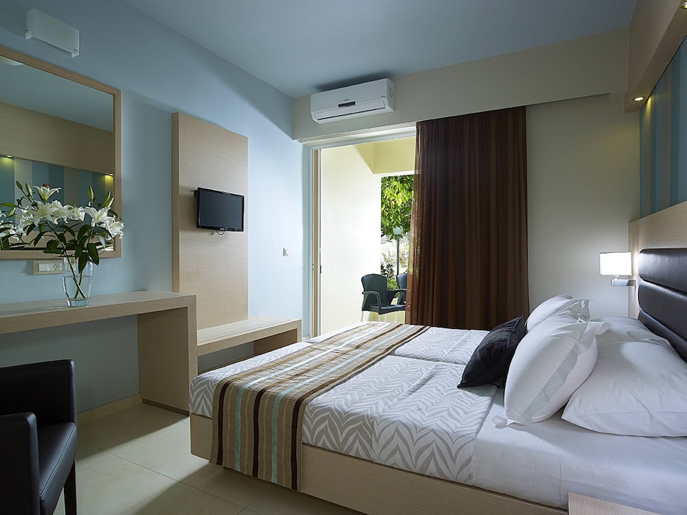 Eleftheria Hotel 12/42