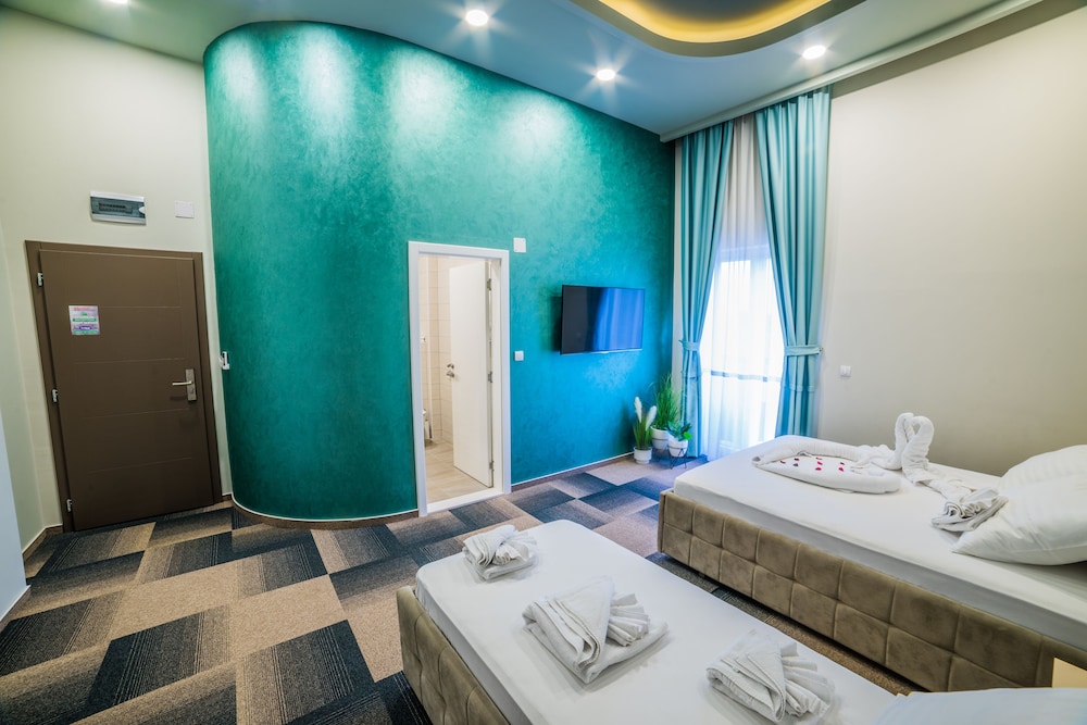 Hotel River 25/53