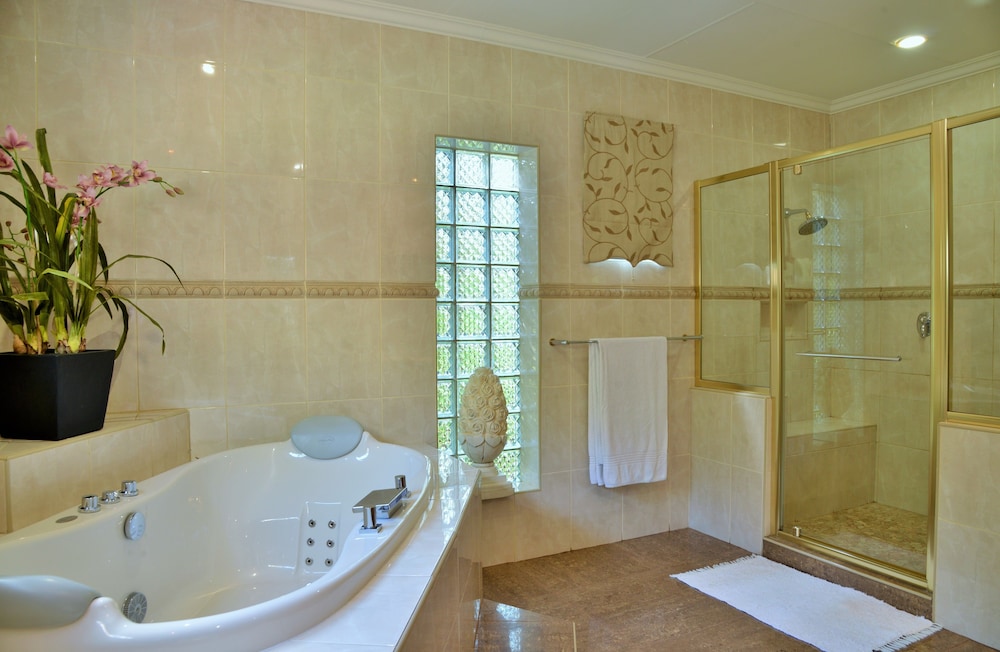 Stirling Manor Boutique Guest House 50/50