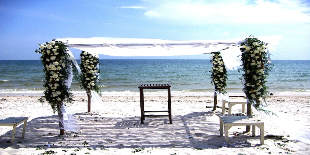 Baan Bayan Beach Hotel 66/73