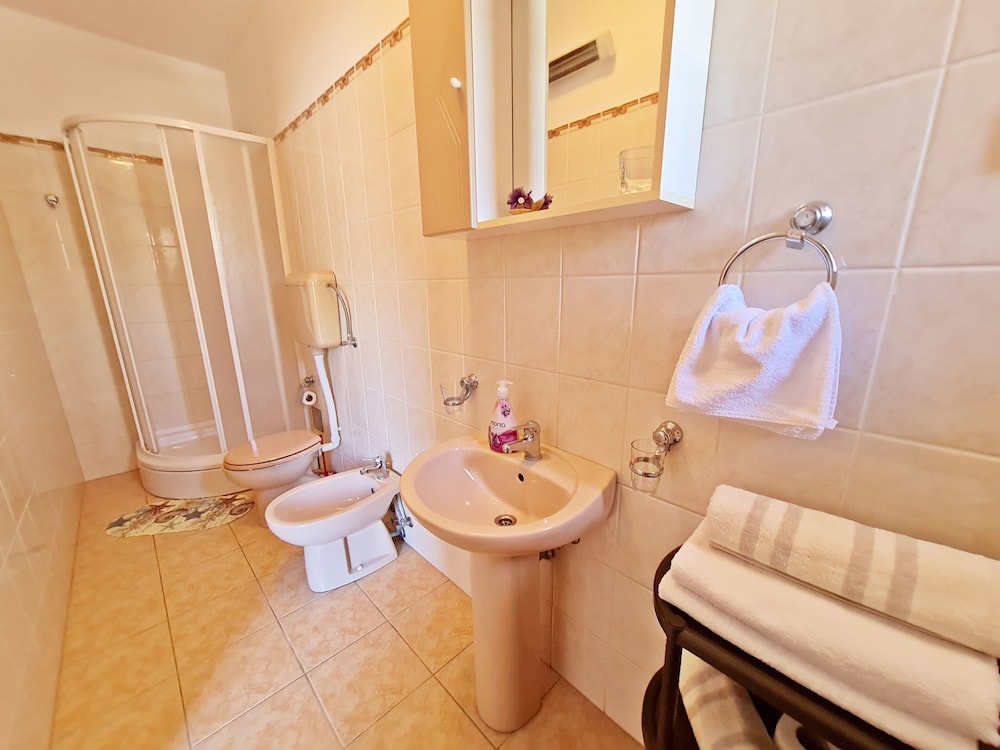 APARTMENTS ROOMS PORAT 47/47
