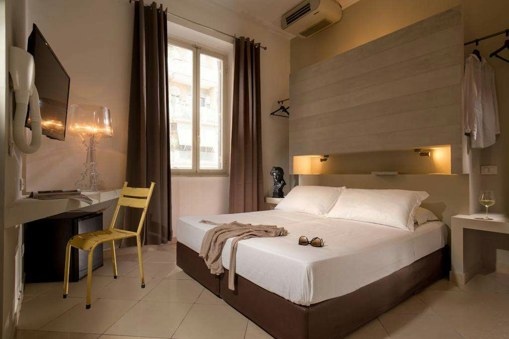 Crossroad Hotel 24/66