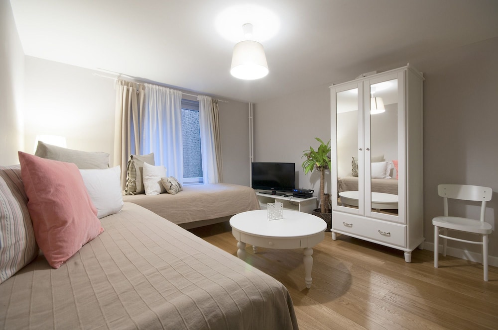 STYLE, APARTMENT, SINGLE