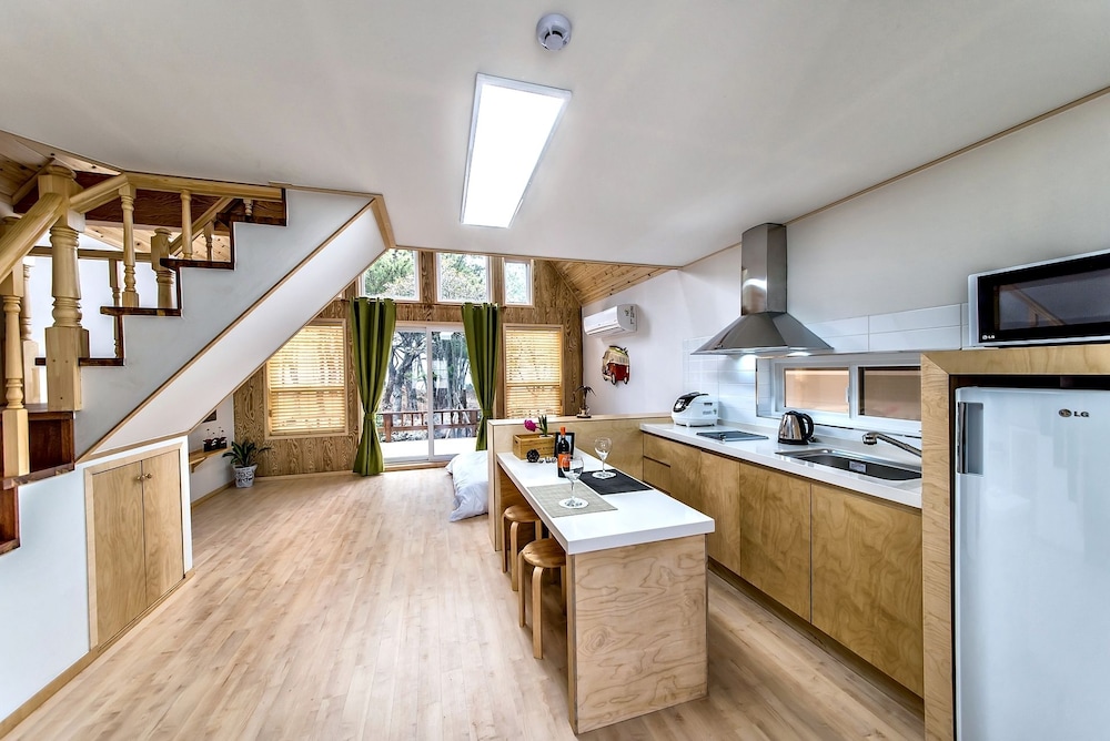 Browncabin Pension 12/50