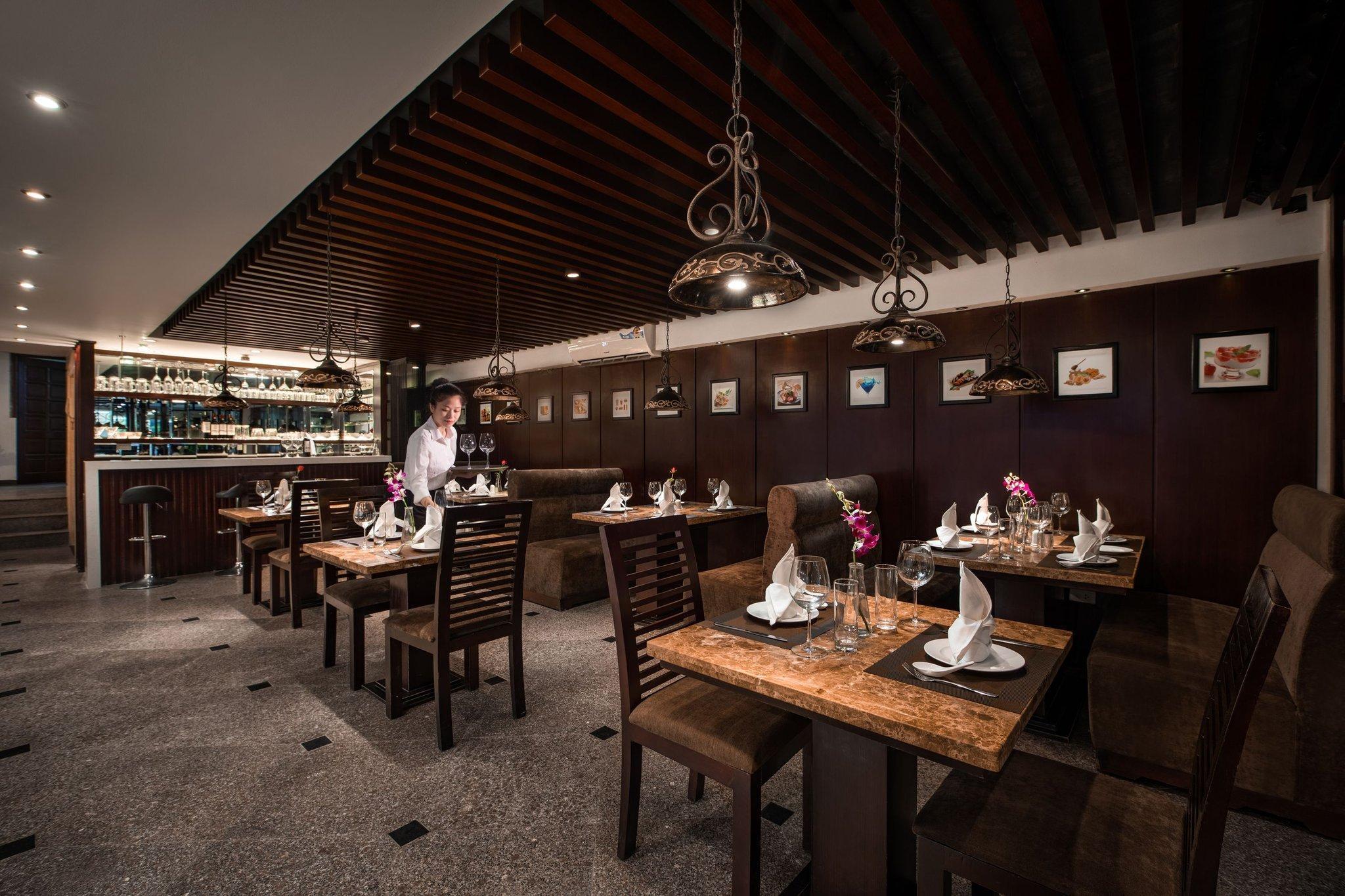 Hanoian Central Hotel and Spa 36/50