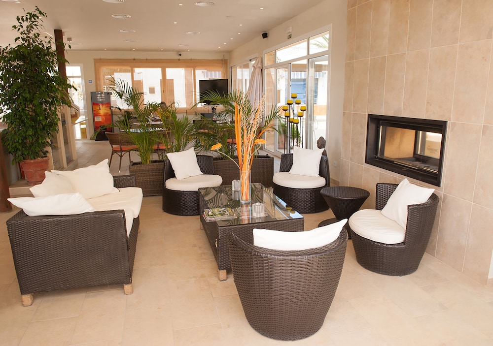 Apartamentos Sol Romantica by DOT Suites 27/57