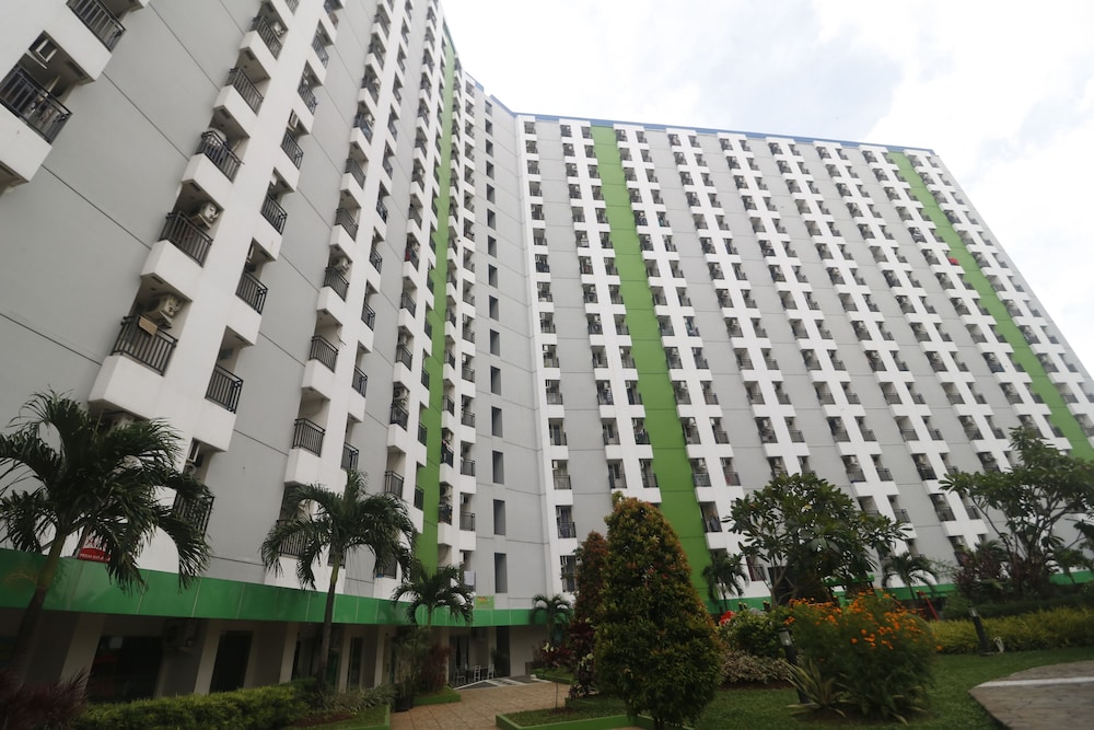 RedDoorz Apartment @ Green Lake View Ciputat 3/18