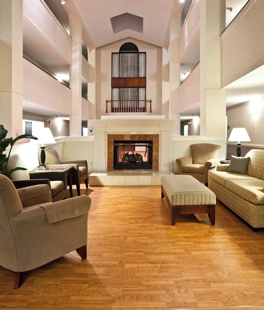 Holiday Inn Express Hotel & Suites Milton East I-10 49/73
