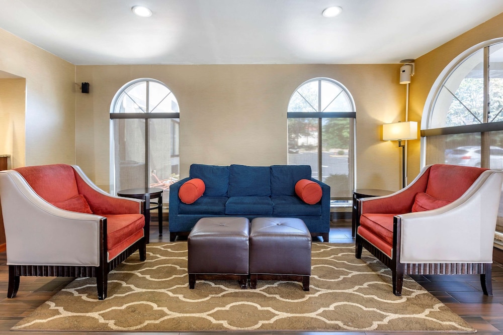 Comfort Inn Edison - New Brunswick 19/25